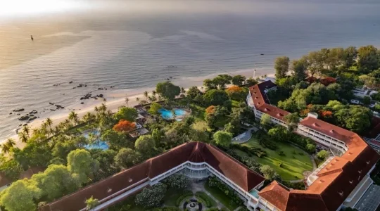 CENTARA_GRAND_BEACH_RESORT